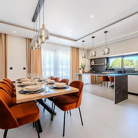 Palazzo By Belmont Realty Villa *