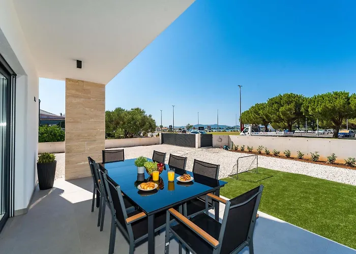 ヴィラ Palazzo Sukošan